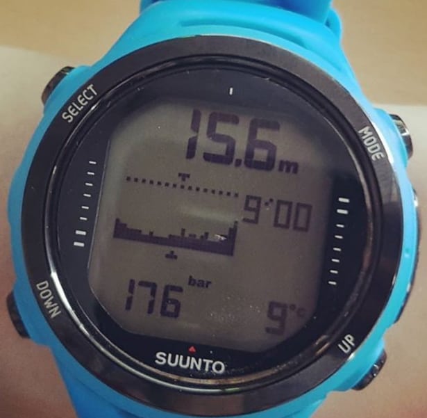 A blue D4i Novo decompression calculator from Suunto - Dive Computers for the wrist