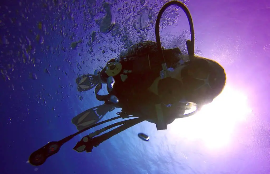 Dive shallow to reduce air needed - Best way for novice divers