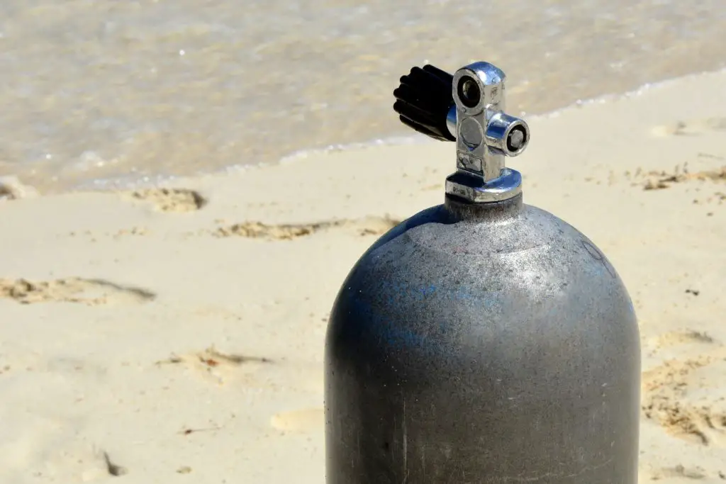 Scuba Tank representing the Weight of Compressed Air