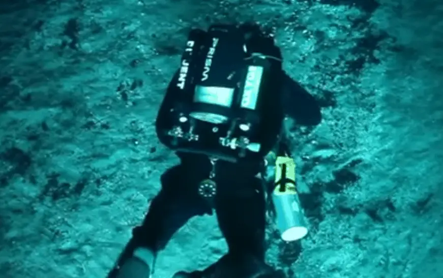 Diving with a rebreather - Closed Circuit breathing system allowing you to dive without bubbles. Monitoring and adherence to a specific PPO set point with oxygen sensors and computers are part of it.