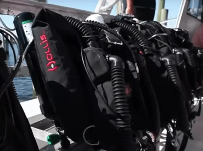 Scuba Rebreather vs. Regulator Ready to dive without Bubbles?