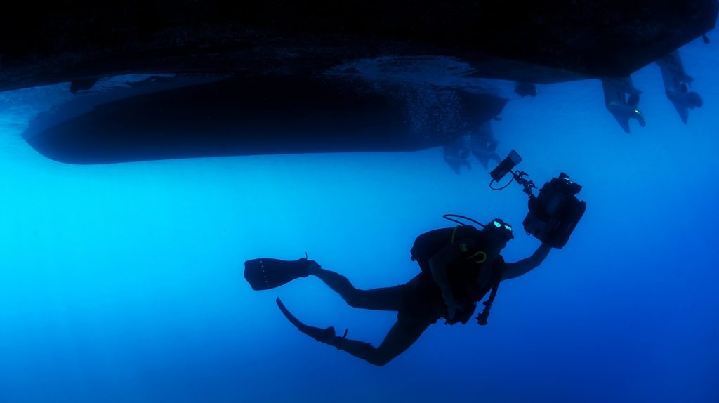 Vertigo and Vomiting while Diving