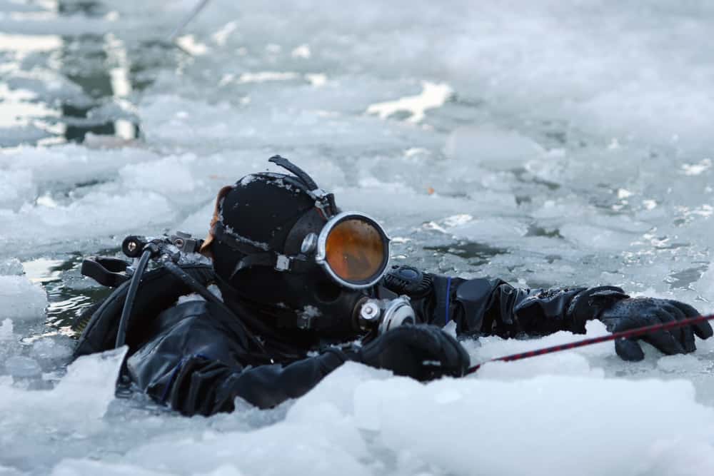 Diving in Ice - What do you need to know