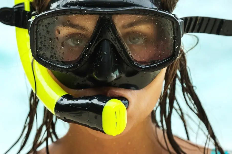 What is the maximum depth when snorkeling