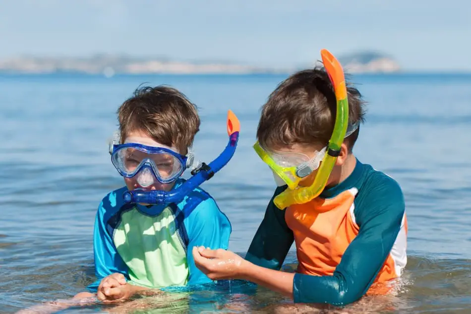 Should the snorkel be on the left or right side - it's more important for scuba diving as you also have to deal with the regulator