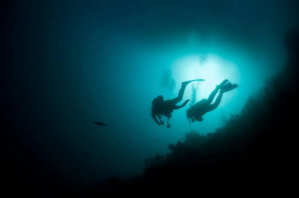 Maximum Depth for Commercial Scuba Diving - How Deep can Humans Dive?