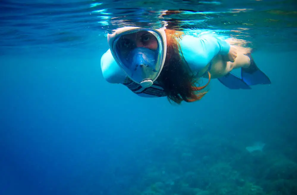 Are full-face snorkelling masks more dangerous than traditional snorkel sets? How safe are full-face masks?