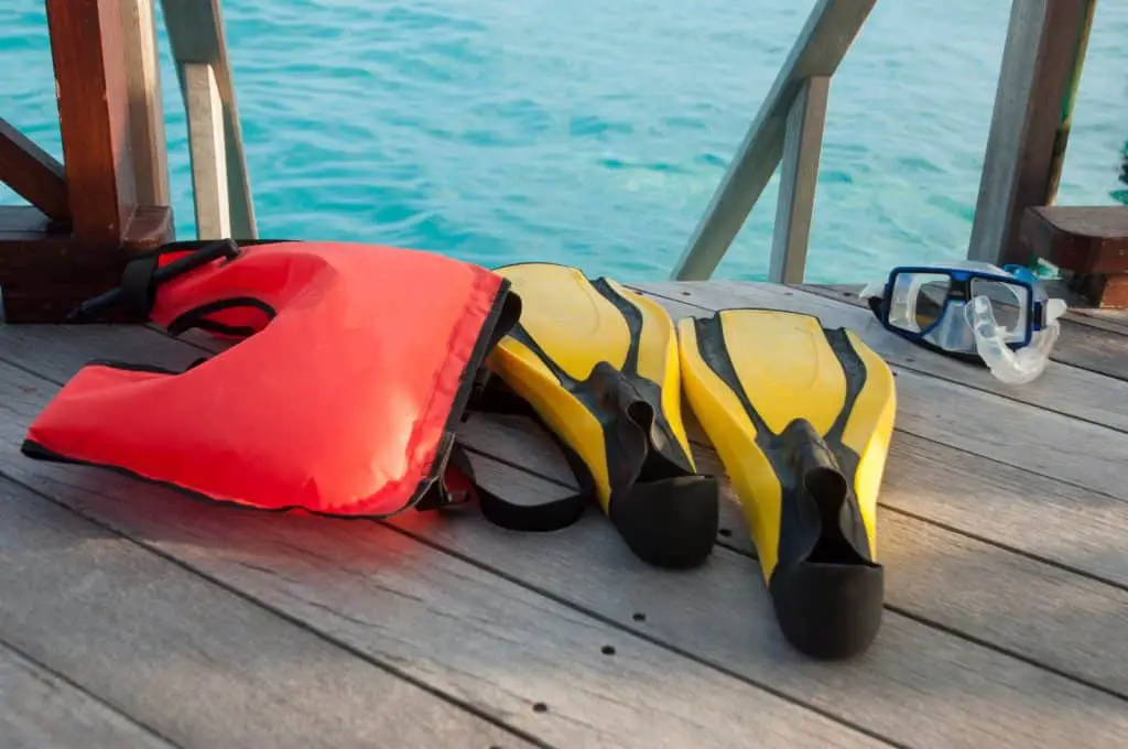 Short paddles are better for snorkeling
