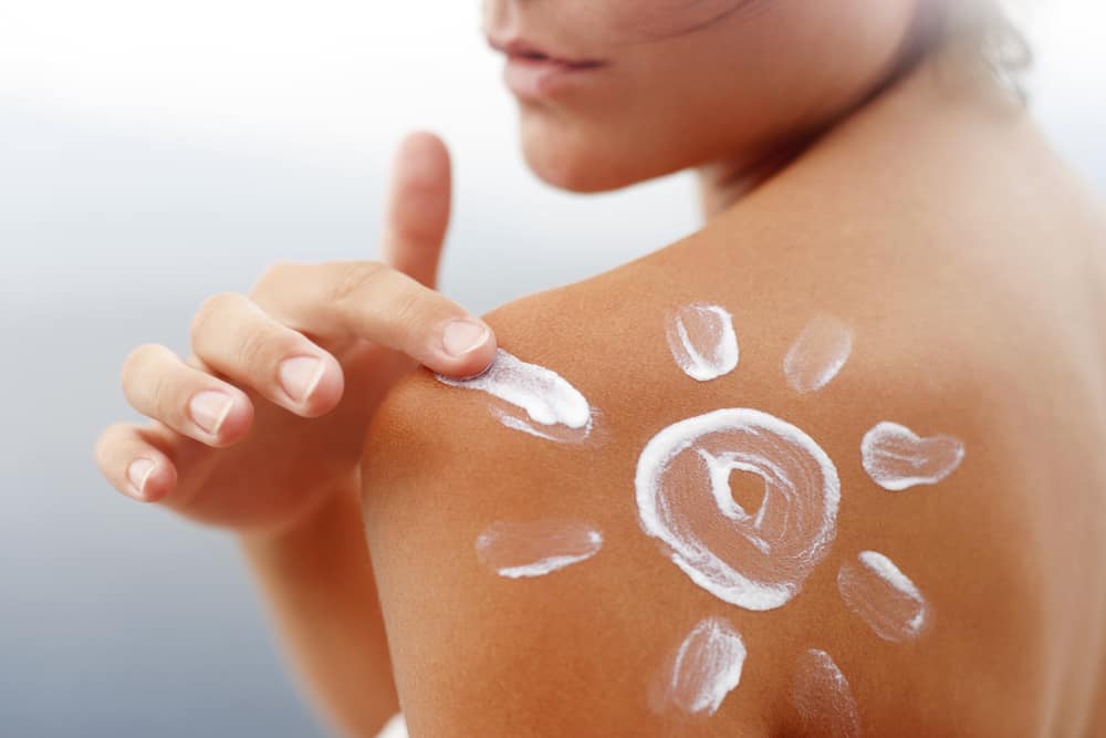 Using Reef Safe Sunscreen when Snorkeling or Diving