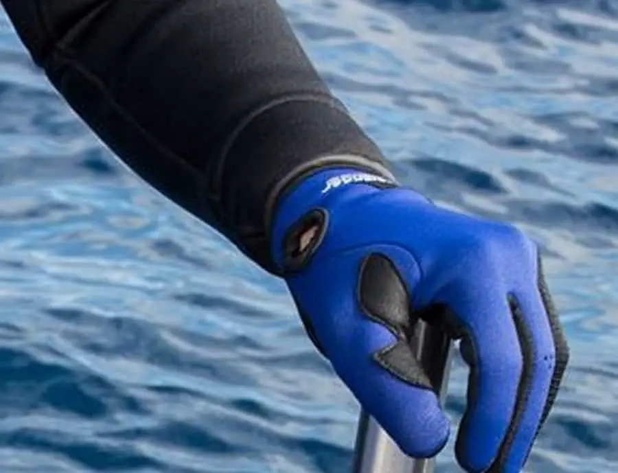 scuba diving gloves